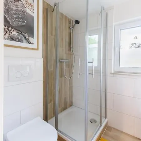 Vakantiehuis Goldene Zeit I Terasse I Parkplatz I 3 Sz I 2 Baeder I 2 Min Zum *